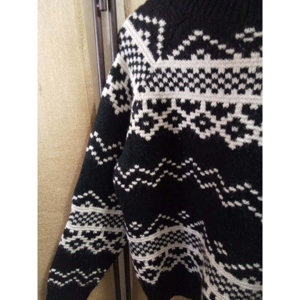 Sweater - Picture 2 of 3